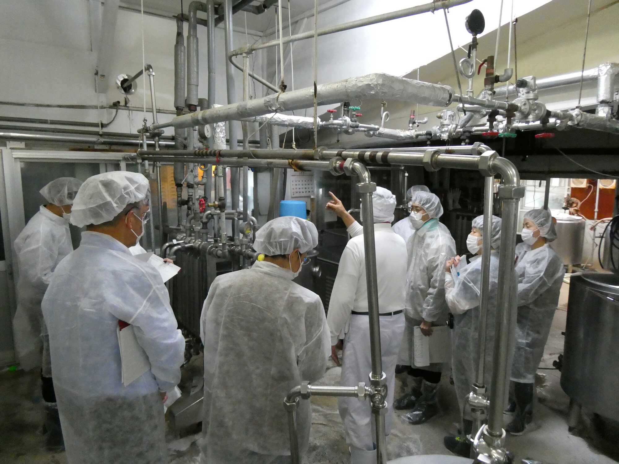 学校給食用牛乳供給工場の調査に参加しました。